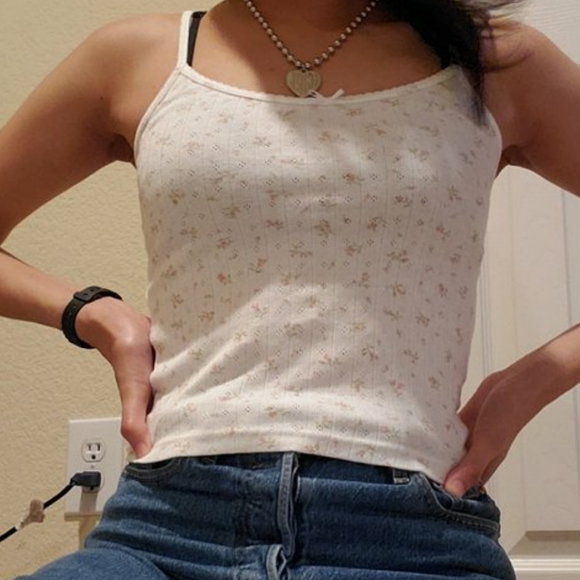 Brandy Melville Skylar Bow Tank - Picture 3 of 4